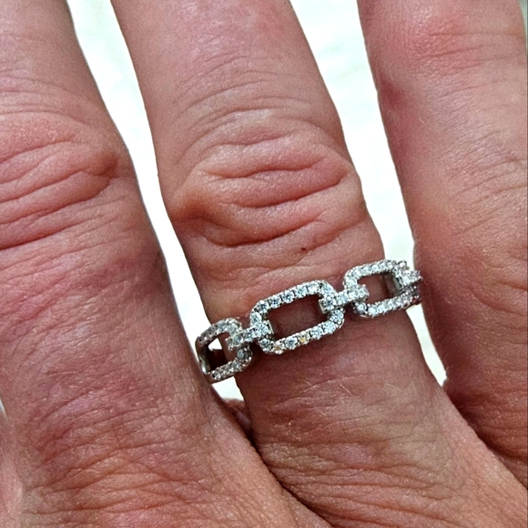 anuclub Jewelry - NWOT moissanite band. Size 9